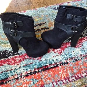 Zigi Soho platform bootie NWOT